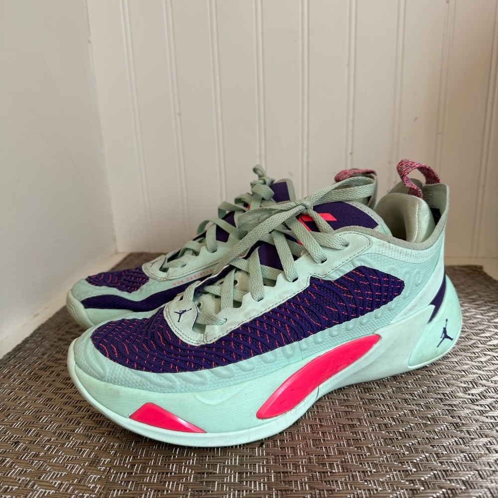 Nike - Men’s Jordan Luka 1 Basketball Shoes Mint / Foam Racer Pink Size 7